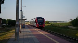 Przystanek Strykowo Poznańskie, pociąg na stacji_23.06.2023_Autor Anna Hampel_PLK SA (2)