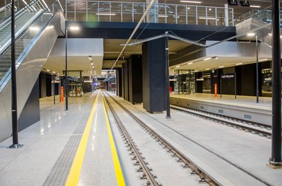 Widok na peron na stacji Łódź Fabryczna