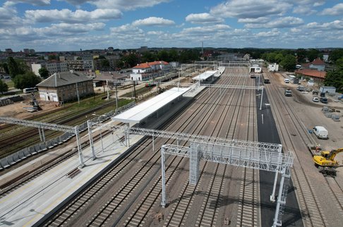 Stacja Ełk Osobowy z lotu ptaka, 30.05.2023 r., Szymon Grochowski, źródło PKP Polskie Linie Kolejowe S.A.