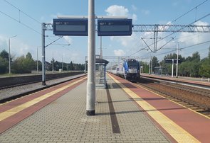 Pociąg na przystanku Ropczyce