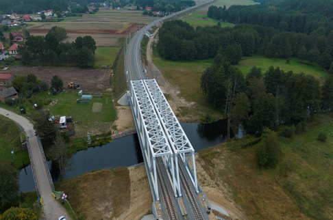 Most nad Drawą z lotu ptaka, E59, 88 km, 19.10.2023 r., Łukasz Bryłowski